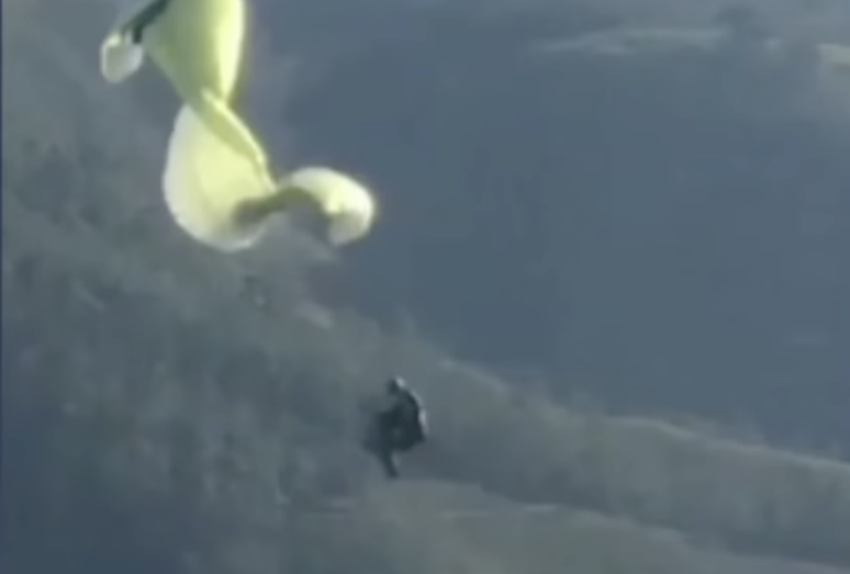 Mulher cai durante voo de paraglider em Santo Antônio do Pinhal, SP