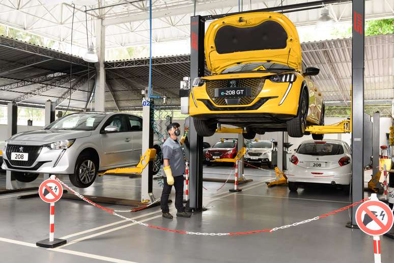 Peugeot terá mais 8 concessionárias habilitadas a vender carros elétricos no Brasil