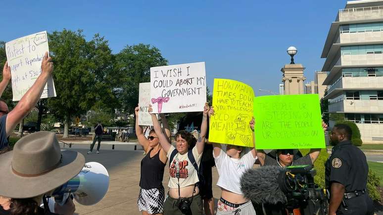 Manifestantes pró-aborto se reuniram no Arkansas