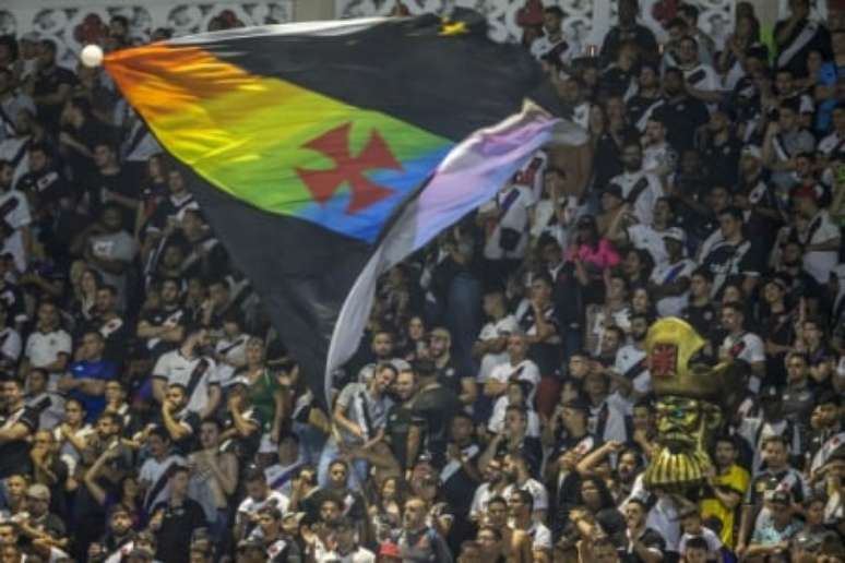 Torcida do Vasco faz linda festa em São Januário em favor da diversidade (Foto: Daniel Ramalho/CRVG)