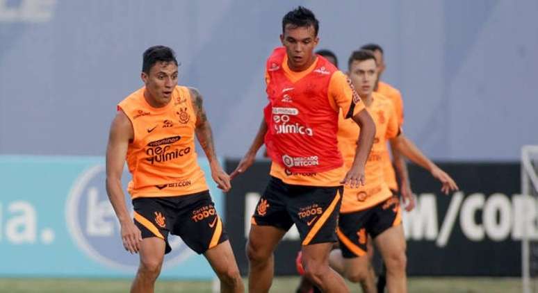 Giovane (foto) é um dos garotos que tem chance de atuar contra o Santos (Foto: Rodrigo Coca/Ag.Corinthians)