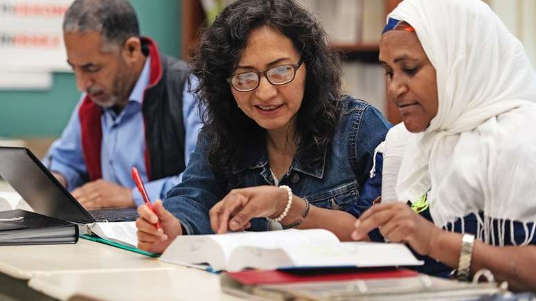 Governo de Quebec, por exemplo, oferece cursos de francês para novos imigrantes