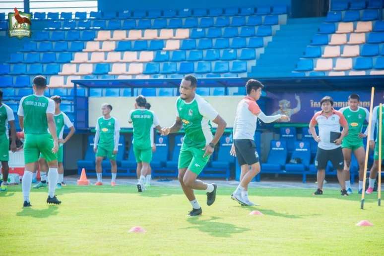 Thiago Fernandes está em Camboja e pretende um dia voltar ao futebol brasileiro (Divulgação/Kirivong Sok)