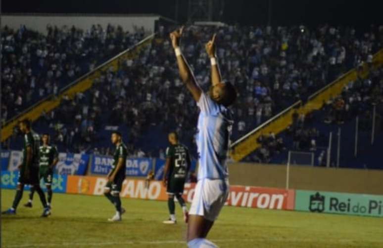 Londrina derrotou o Guarani em casa (Foto: Twitter Londrina / Sheyla Dantas)