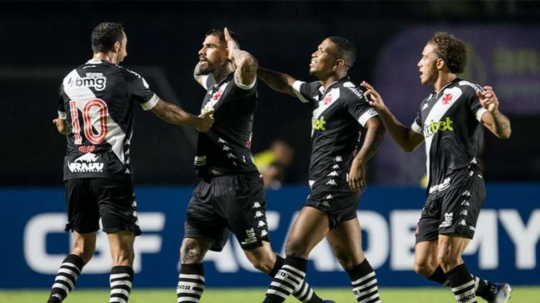 Primeiro gol do Vasco saiu de um cruzamento de Nene para o gol de Quintero (Daniel RAMALHO/CRVG)