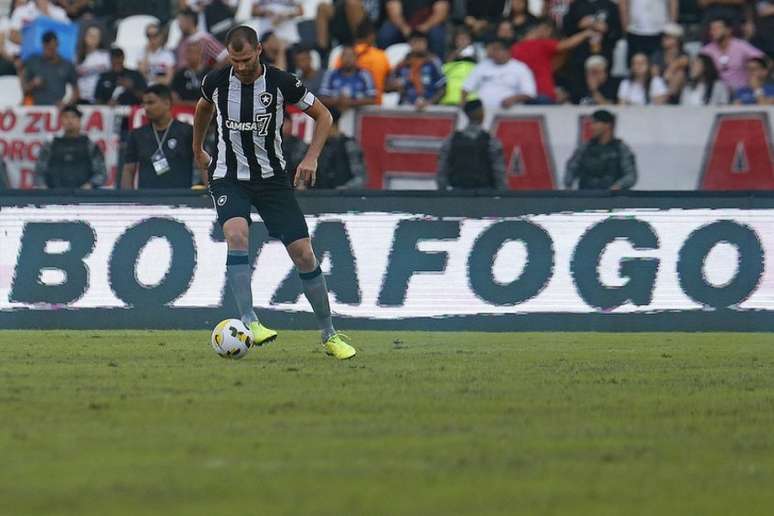 Carli teve, individualmente, partida de poucos problemas pelo Botafogo (Foto: Vítor Silva/Botafogo)