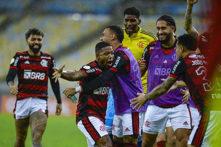 Momento em que os jogadores comemoram o gol marcado de Marinho (Foto: Marcelo Cortes / Flamengo)