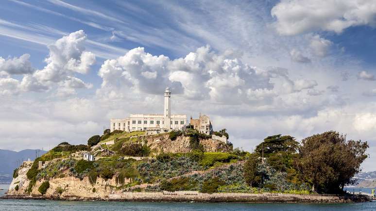 Fuga De Alcatraz Perguntas Ainda Sem Resposta Ap S Anos