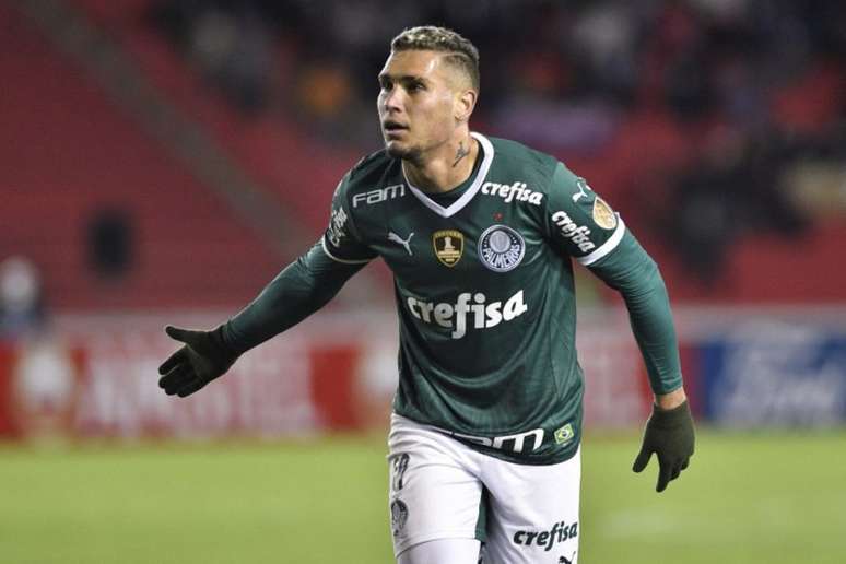 Navarro foi titular do Palmeiras contra o Avaí (Foto: AIZAR RALDES / AFP)