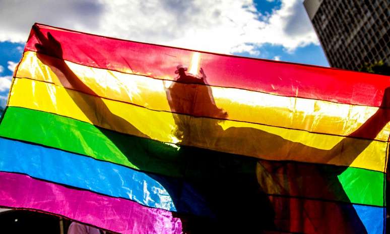 Durante todo o dia, mensagens de orgulho LGBTQIA+ poderão ser conferidas em televisões dos trens e das estações de metrô carioca