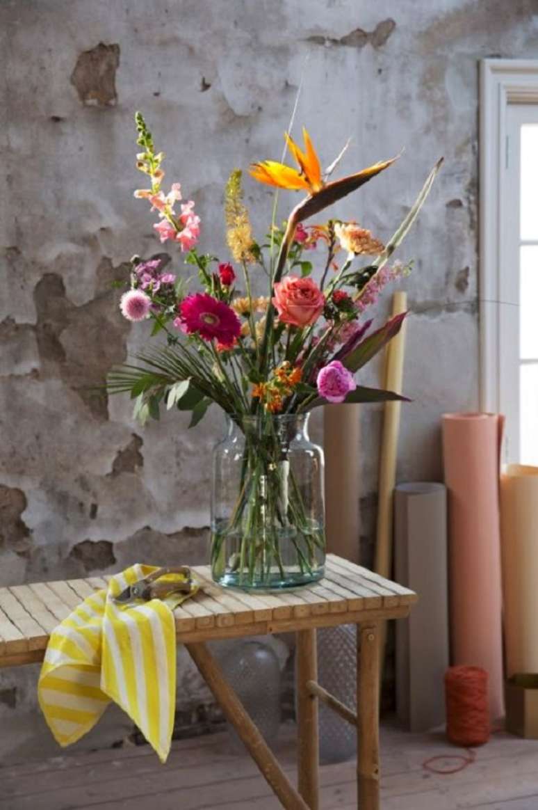 9. Arranjo de mesa com flores do campo – Foto Bloomon
