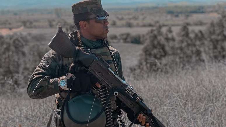 'O fato de o Brasil ser um país pacifico e não estar constantemente em guerra conta. Se fosse um país com militarismo muito ativo, tenho certeza que essas pessoas pensariam duas vezes ao escolher a carreira', avalia sargento Carvalhães