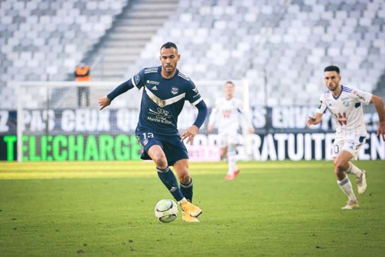 Fransérgio em ação pelo Bordeaux (Foto: Divulgação/Bordeaux)