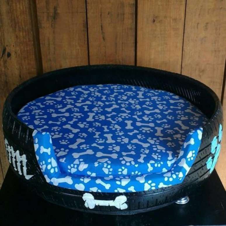 94. Artesanato com pneus: cama de cachorro feita de forma artesanal. Fonte: Raquel Tederich