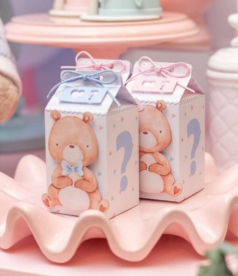 75- Lembrancinhas que marcam a decora&ccedil;&atilde;o de ch&aacute; revela&ccedil;&atilde;o. Fonte: Ana Agostini