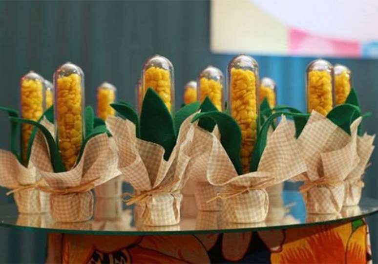 Festa junina do beb&ecirc; pode ter milho!