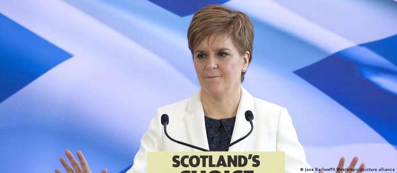 Sturgeon: Como a maioria dos escoceses votou contra o Brexit, eles deveriam ter uma nova oportunidade de decidir sobre continuar no Reino Unido