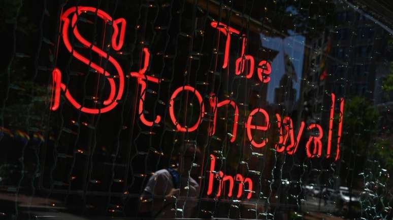 Em 2015, o bar Stonewall Inn foi declarado monumento histórico de Nova York; em 2016, tornou-se o primeiro monumento nacional aos direitos dos LGBT nos EUA