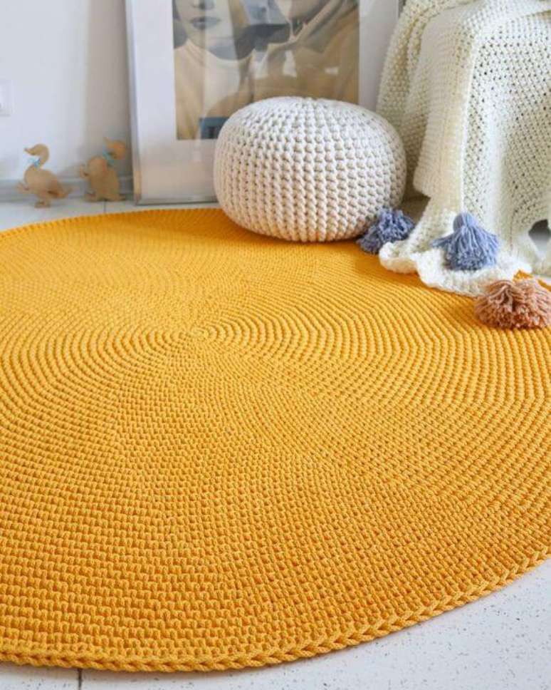 47. Tapete amarelo de croch&ecirc; para iniciantes &ndash; Via: Craft Idea