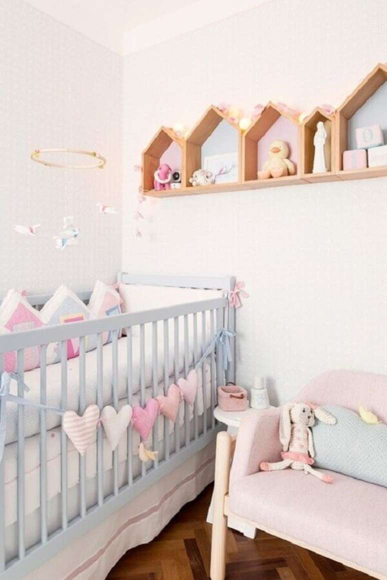 20. A decoração candy colors é perfeita para o quarto de bebê – Foto: Constance Zahn