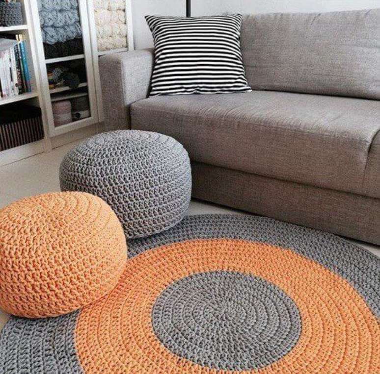 48. Tapete e puffs de croch&ecirc; para iniciantes &ndash; Via: Artofit