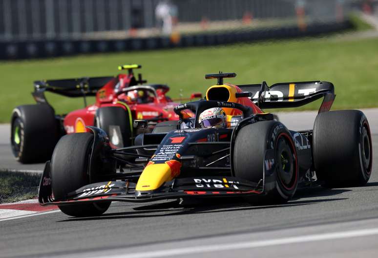 O piloto holandês Max Verstappen é o atual líder da temporada de 2022 da F1