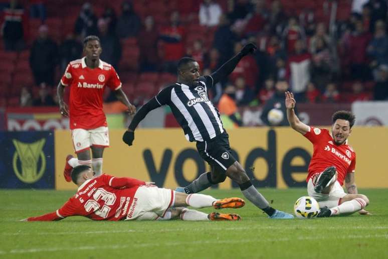 Tiago Nunes define sentimento após empate do Botafogo: 'Frustração