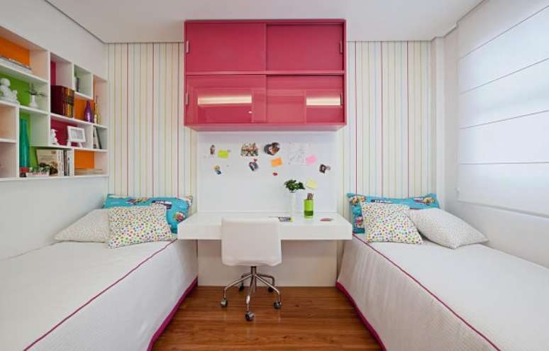 29. Como organizar um quarto pequeno com duas camas de solteiro &ndash; Foto Eduarda Correa