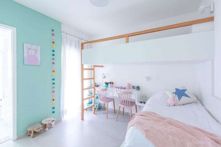44. Mesa de estudo para quarto branco e rosa – Foto Studio Nook Design de Ambientes Manuela Robalo