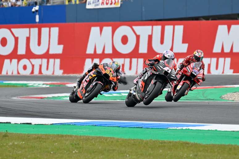 Aleix Espargaró bateu Brad Binder e Jack Miller em uma só tacada 