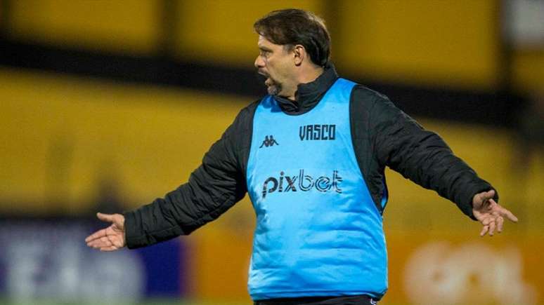 Maurício Souza comandou a primeira derrota do Vasco na Série B do Campeonato Brasileiro (Daniel RAMALHO/CRVG)