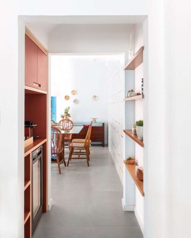 58. Casa pequena com porcelanato acetinado para sala cinza claro &ndash; Foto Macaxa Arquitetura