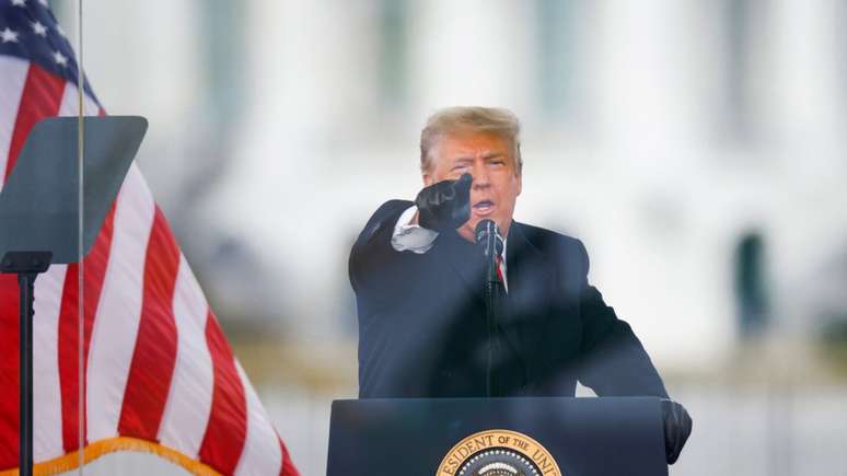 Donald Trump em discurso no dia 6 de janeiro de 2021, pouco antes da invas&atilde;o do Capit&oacute;lio pelos manifestantes