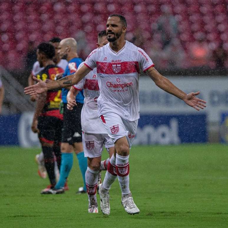 CRB entra em campo hoje com cobrança da sua torcida para vencer; chega de  empates em casa!