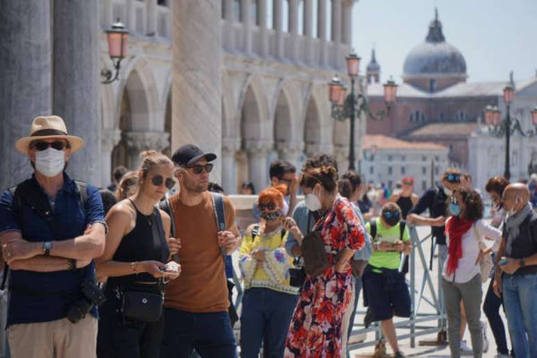 Movimentação de turistas em Veneza, norte da Itália