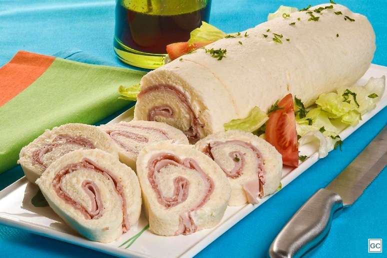 Rocambole salgado de frios &ndash; Foto: Guia da Cozinha