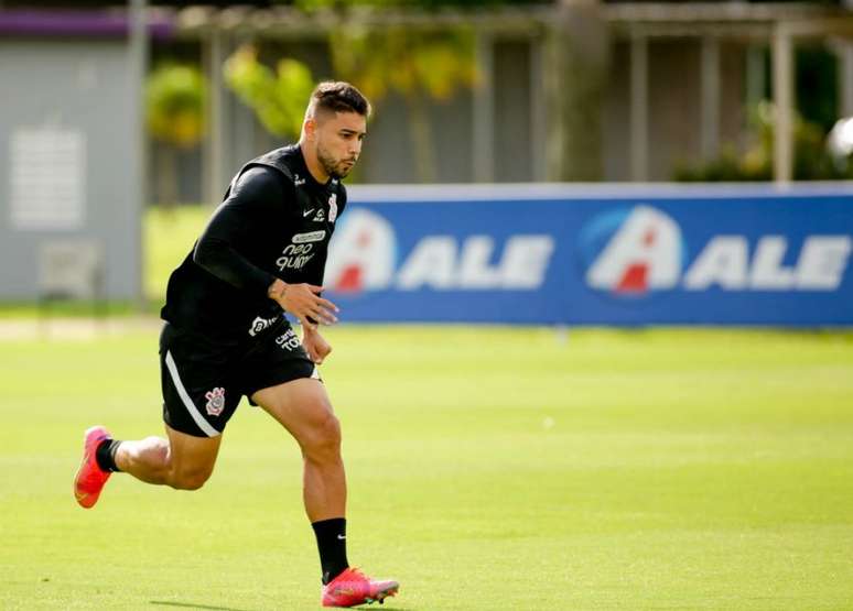 João Pedro durante treino do Timão (Foto: Rodrigo Coca / Agência Corinthians)