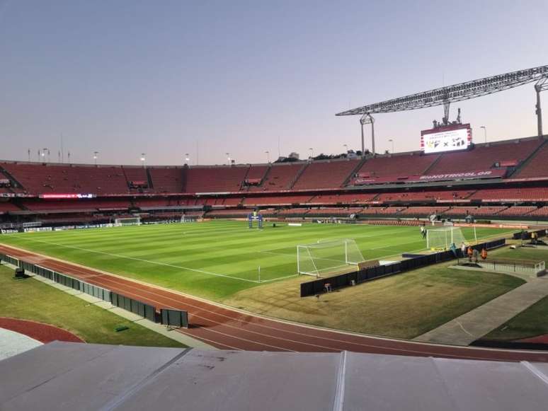 São Paulo enfrenta a Universidad Católica com vantagem, mas tendo que lidar com as expulsões (Foto: Gabriel Santos/LANCE!)