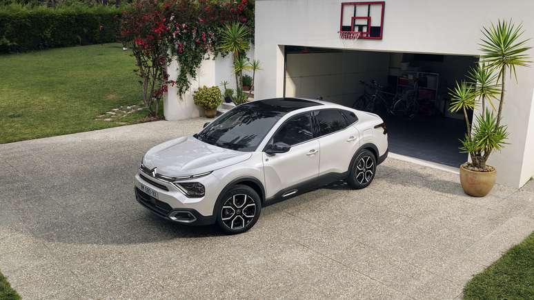 Novo Citro&euml;n C4 X: vers&otilde;es t&eacute;rmicas e el&eacute;tricas.