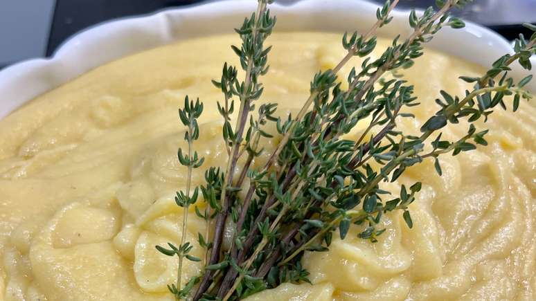 Ervas frescas dão um toque especial na polenta