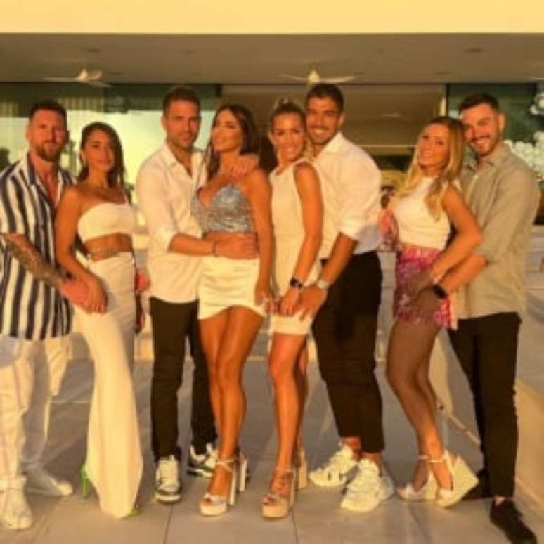 Messi está na Mansão com Suares, Fabregas e seus familiares (Foto: Reprodução)