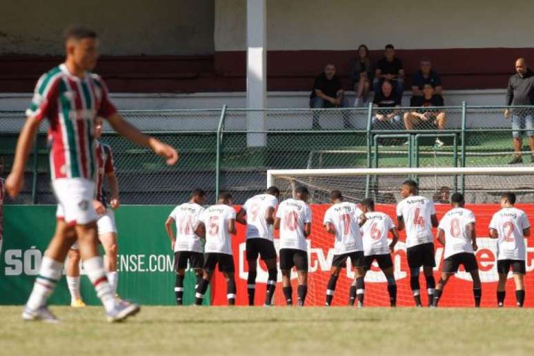 Jogadores do Vasco comemoram a vitória sobre o Fluminense(Foto: Matheus Lima/Vasco)