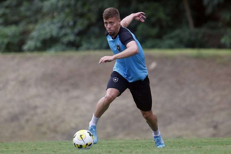 Lucas Fernandes é meia do Botafogo (Foto: Vítor Silva/Botafogo)