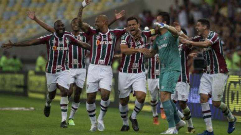 Fred comemorou o gol com os companheiros (Foto: Armando Paiva/Lancepress!)