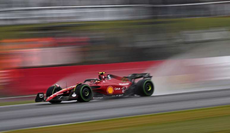 Carlos Sainz é o pole na Inglaterra 