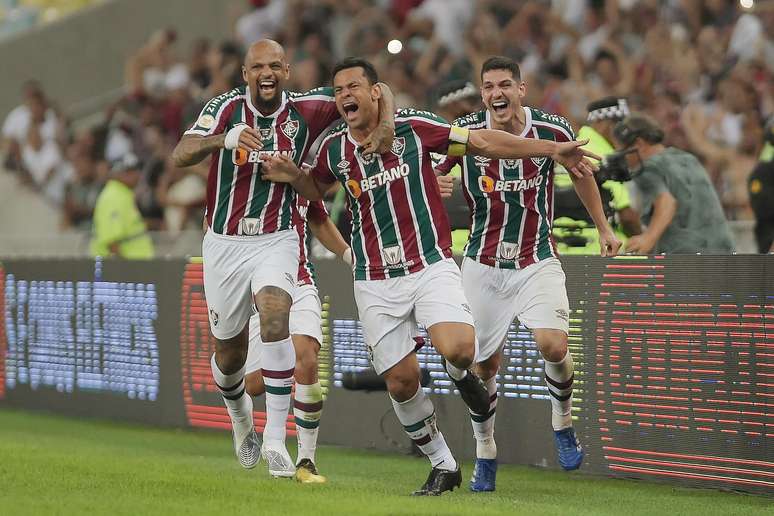 Corinthians é dominado e sofre goleada para o Fluminense no Maracanã