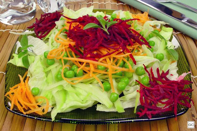 Salada rica de beterraba – Foto: Guia da Cozinha