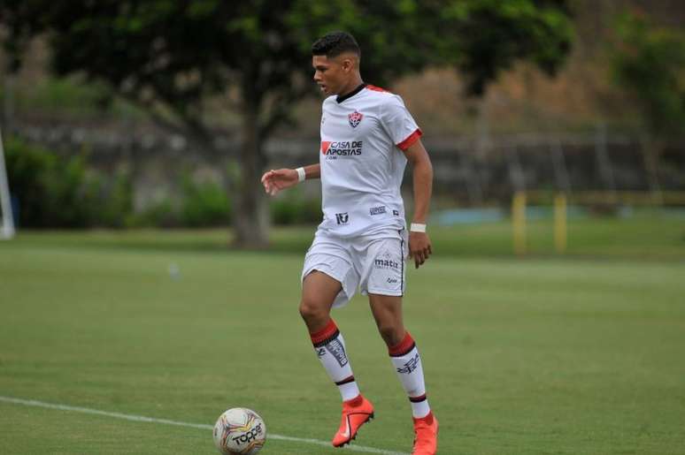 O jovem jogador teve que passar por uma cirurgia para tratar uma lesão mesmo jovem (Foto: @mmattafotografia)