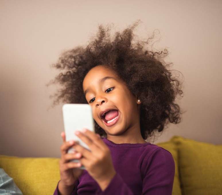 Especialista explica que o uso excessivo de eletr&ocirc;nicos &eacute; prejudicial &agrave;s crian&ccedil;as 