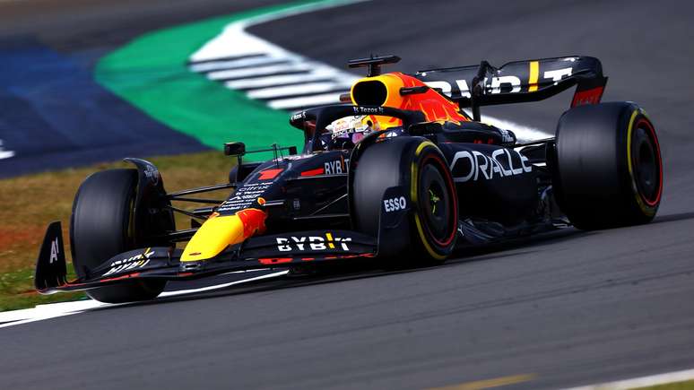 Max Verstappen teve problemas quando liderava 